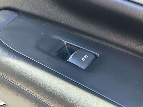 Used 2023 Chevrolet Suburban High Country w/ Advanced Technology Package image 11