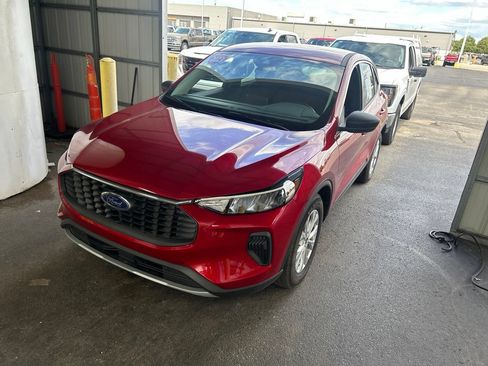 Used 2023 Ford Escape Active w/ Cold Weather Package FWD image 2