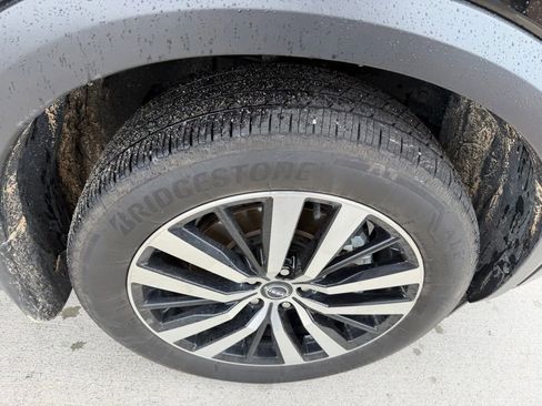 Used 2025 Nissan Pathfinder Platinum w/ Cargo Package FWD image 10