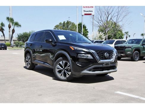 Certified 2022 Nissan Rogue SV FWD image 1