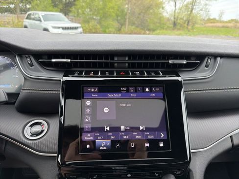 Certified 2025 Jeep Grand Cherokee Laredo X w/ Luxury Tech Group I AWD/4WD image 22