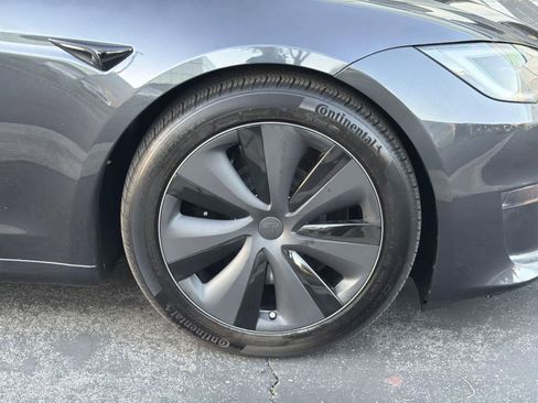 Used 2025 Tesla Model S image 36