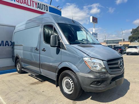 Used 2018 Mercedes-Benz Sprinter 2500 image 10