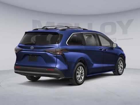 New 2026 Toyota Sienna LE image 3