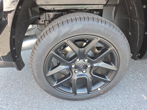 New 2026 RAM 1500 Laramie AWD/4WD image 26