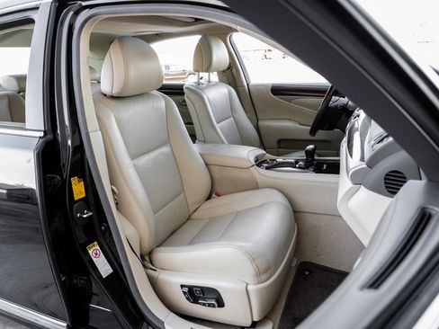 Used 2014 Lexus LS 460 image 37