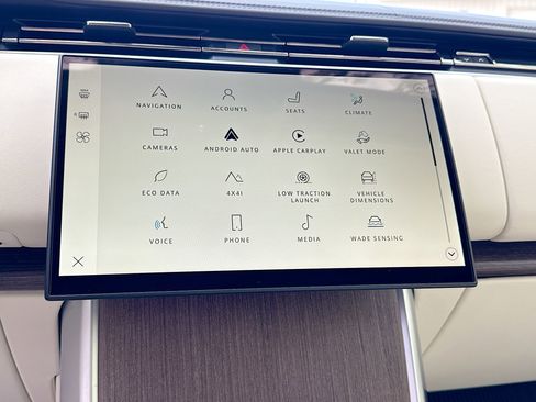 New 2026 Land Rover Range Rover Long Wheelbase SE AWD/4WD image 29