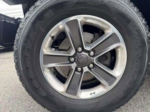 Used 2022 Jeep Wrangler Unlimited Sahara w/ Cold Weather Group image 20