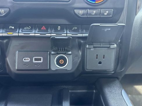 Certified 2022 Chevrolet Silverado 2500 High Country w/ Technology Package AWD/4WD image 34