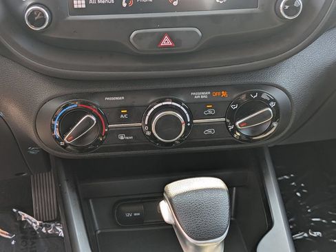 Used 2025 Kia Soul LX FWD image 20