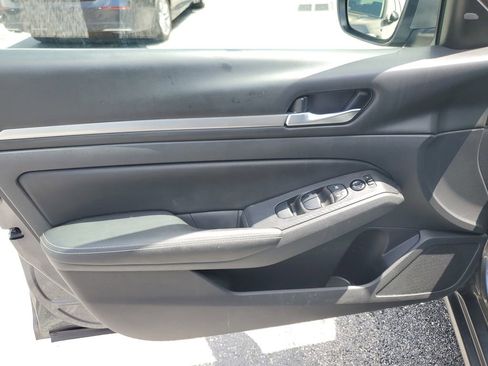 Used 2022 Nissan Altima 2.5 SV FWD image 17