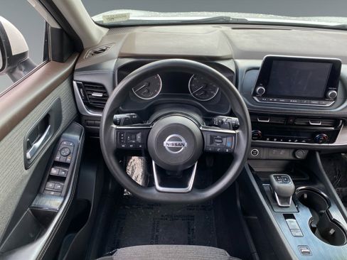 Used 2021 Nissan Rogue SV FWD image 12