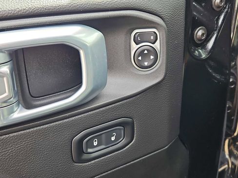 Used 2022 Jeep Wrangler Unlimited Sahara w/ LED Lighting Group image 27