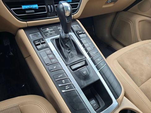Used 2019 Porsche Macan AWD/4WD image 36