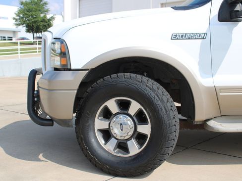 Used 2005 Ford Excursion Eddie Bauer RWD image 26