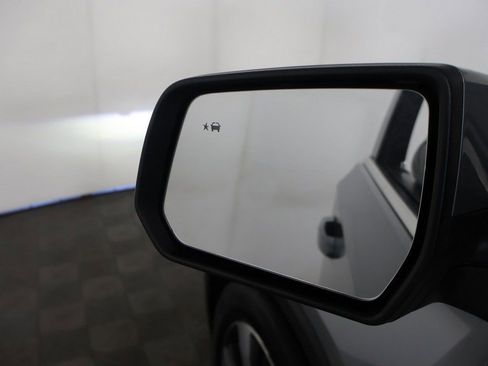 Used 2023 Chevrolet Traverse LT w/ LT Premium Package image 40