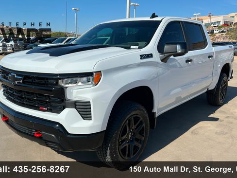 Used 2025 Chevrolet Silverado 1500 LT Trail Boss w/ Convenience Package II AWD/4WD image 1