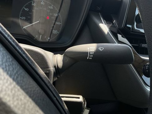 Used 2025 Toyota Corolla LE FWD image 41