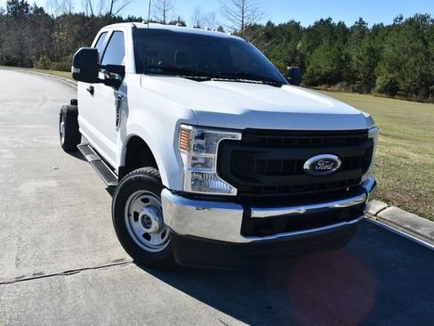 Used 2022 Ford F350 XL w/ Power Equipment Group image 2