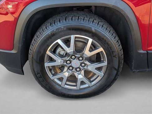 Used 2020 GMC Acadia SLE w/ Driver Convenience Package image 9