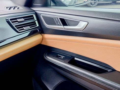 Used 2024 Volkswagen Atlas Cross Sport SEL R-Line image 41