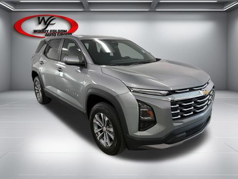 New 2026 Chevrolet Equinox LT FWD image 3