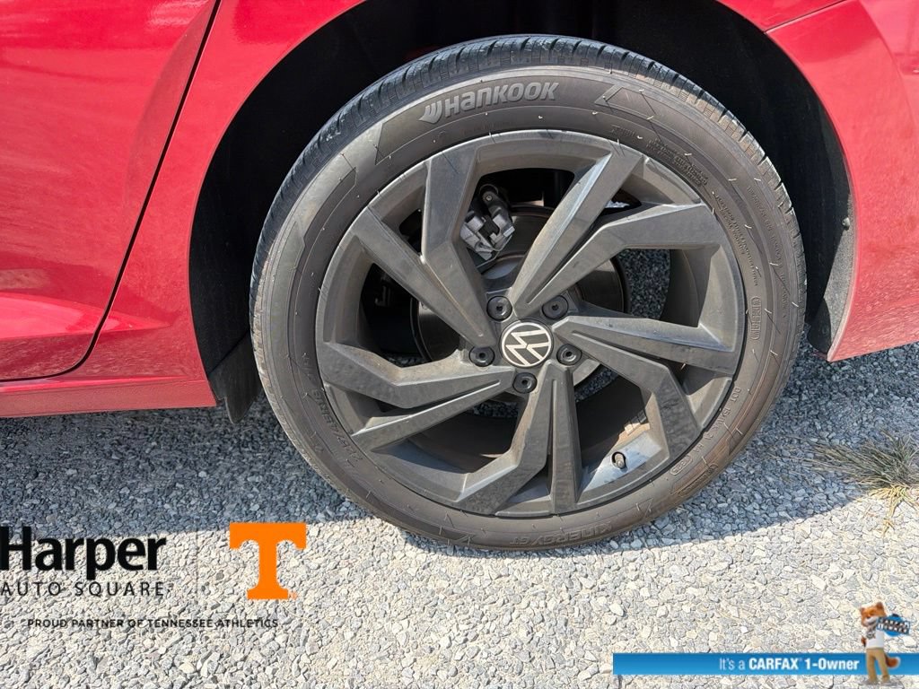 Used 2025 Volkswagen Jetta SE w/ Sunroof Package FWD image 20
