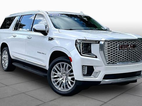 Used 2024 GMC Yukon XL Denali AWD/4WD image 3