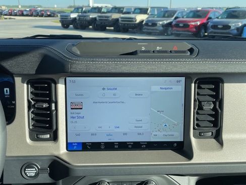New 2025 Ford Bronco Outer Banks AWD/4WD image 14