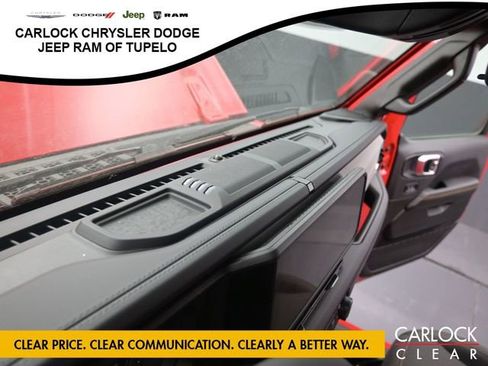 Used 2025 Jeep Wrangler Sahara image 23