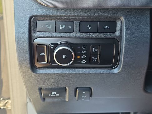 Certified 2023 Ford F350 Platinum image 57