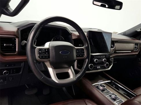 Used 2024 Ford Expedition Limited image 17