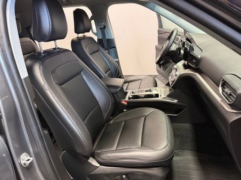 Used 2023 Ford Explorer XLT w/ Equipment Group 202A image 21