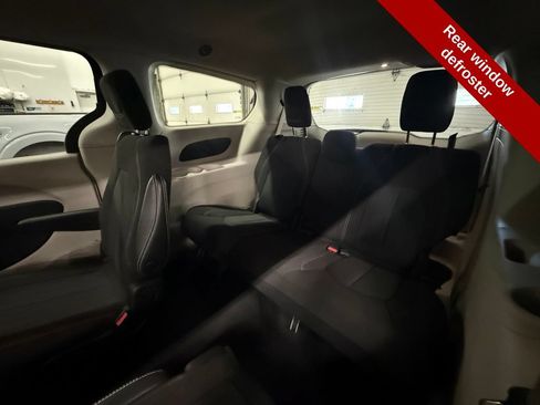 Used 2022 Chrysler Voyager LX FWD image 32