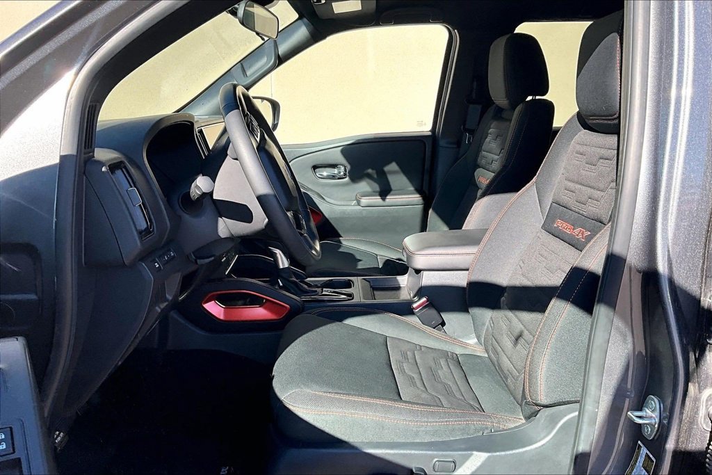 Used 2025 Nissan Frontier PRO-4X AWD/4WD image 5