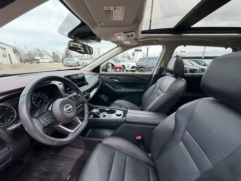 Used 2023 Nissan Rogue SL w/ SL Premium Package image 4