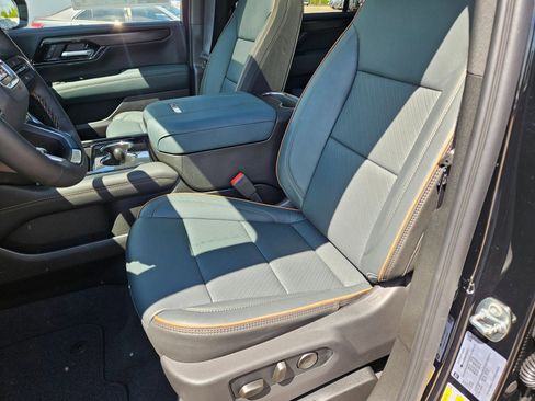 New 2026 GMC Yukon XL AT4 w/ AT4 Premium Package AWD/4WD image 21