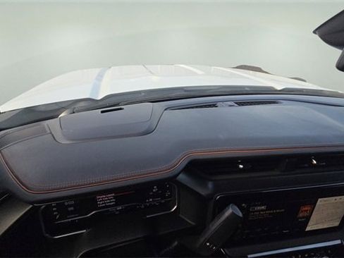 Used 2024 GMC Sierra 2500 AT4 w/ AT4 Preferred Package image 7