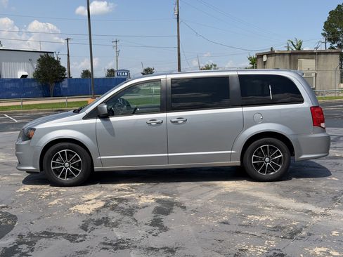 Used 2018 Dodge Grand Caravan GT FWD image 5
