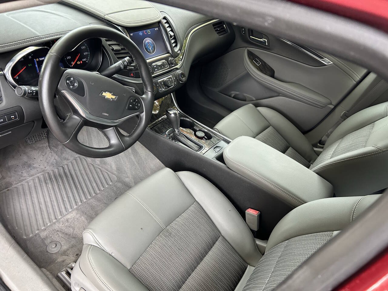 Used 2014 Chevrolet Impala LT w/ Convenience Package FWD image 36