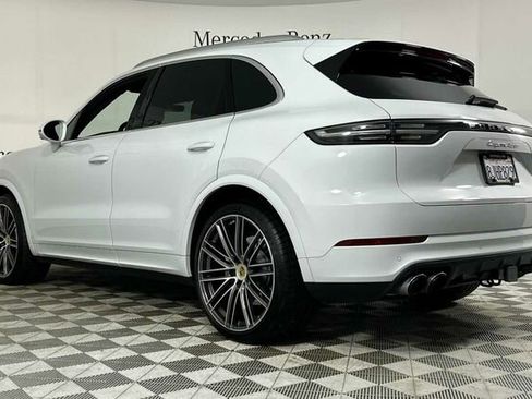 Used 2019 Porsche Cayenne Turbo image 6