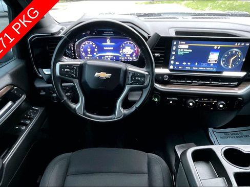 Used 2025 Chevrolet Silverado 2500 LT AWD/4WD image 5