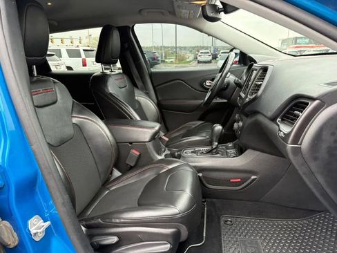 Used 2021 Jeep Cherokee Trailhawk w/ Comfort/Convenience Group AWD/4WD image 15