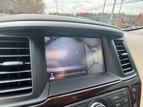 Used 2014 Nissan Pathfinder Platinum w/ Platinum Premium Package image 31