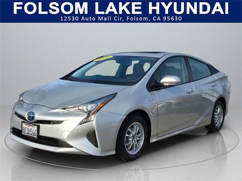 Used 2018 Toyota Prius Four image 1