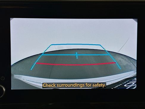 Used 2023 Toyota Highlander LE image 22