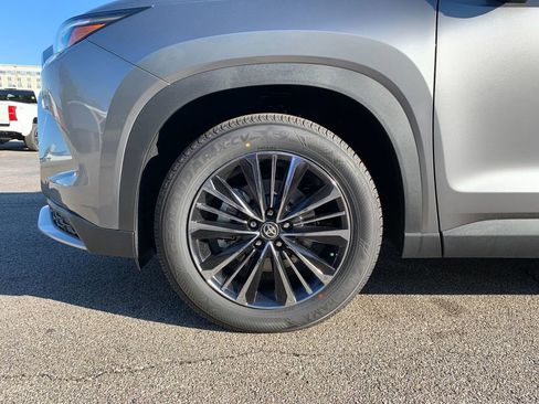 New 2026 Toyota Grand Highlander AWD Hybrid image 34