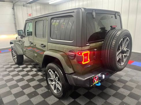 Used 2024 Jeep Wrangler Unlimited w/ Convenience Group AWD/4WD image 6