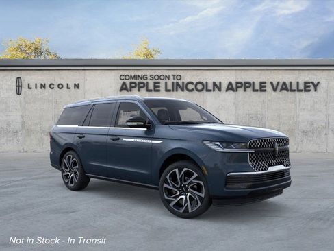 New 2026 Lincoln Navigator Reserve image 7