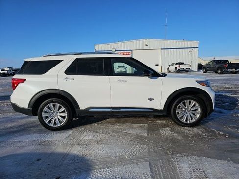 Used 2024 Ford Explorer King Ranch w/ Technology Package image 6